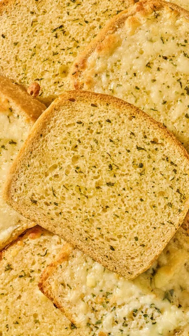 🧄🍞 Garlic Bread Giveaway 🍞🧄
It’s National Bread Month and we’re celebrating the garlicky way 😋 ONE lucky winner will receive our Garlic and 3 Cheese Texas Toasts (gluten free or signature sourdough)!  How to enter:
✔️ Follow @rudisbakery 
✔️ Like this post
✔️ Tag 2 friends in the comments who love garlic bread as much as you do
✨ Bonus: Comment “😋” on our last 2 posts for an extra entry  Winners announced at the end of the month. Good luck + happy snacking! 💛  No purchase necessary. Giveaway not affiliated with, sponsored by, or endorsed by Instagram. US only. Must be 18+ to enter.